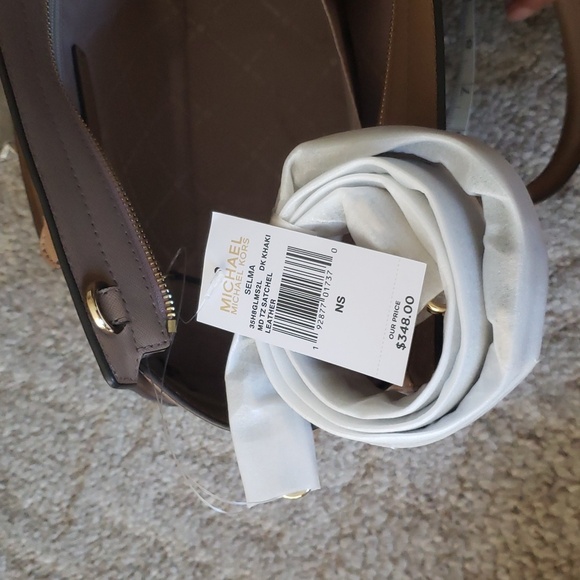 New Michael Kors Leather Satchel - Picture 5 of 9